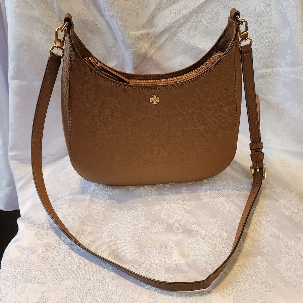 FREE SHIPPING 🙌🏼🙌🏼. Tory Burch Crossbody Purse